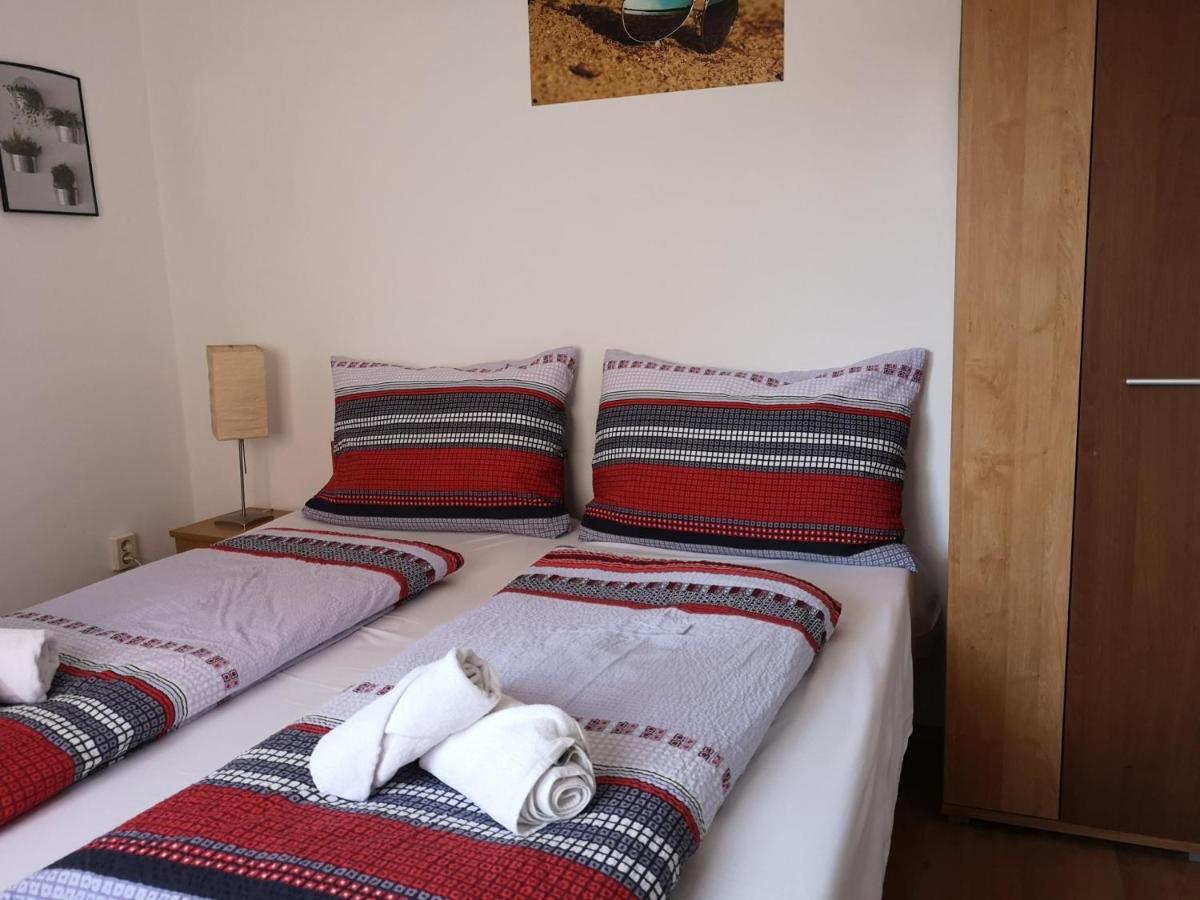 Parton Hotel & Bowling Tiszakécske المظهر الخارجي الصورة