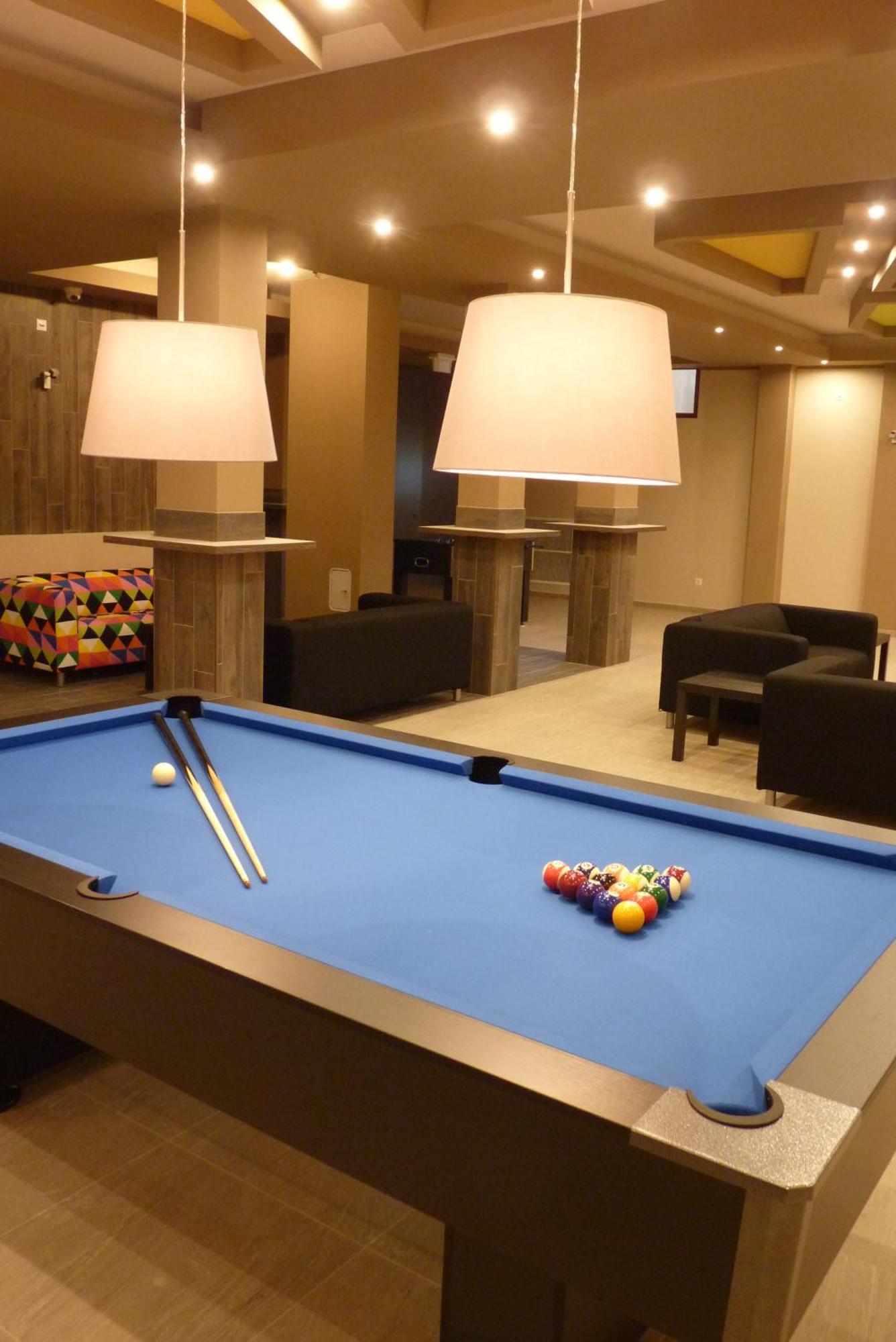 Parton Hotel & Bowling Tiszakécske المظهر الخارجي الصورة